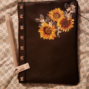 NWT WHBM Black Sunflower 🌻 Pouch